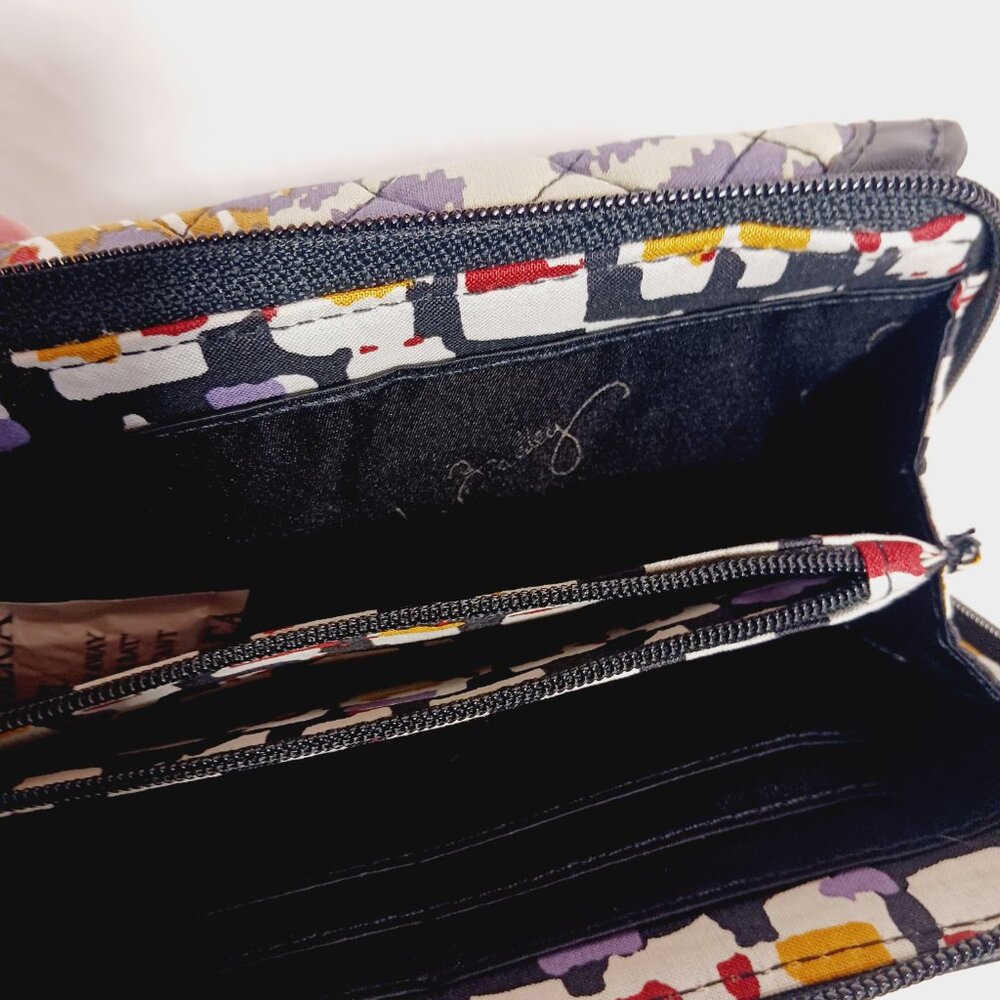 NWT Vera Bradley Ultimate Wristlet Wallet - Painted Feathers (Retired) Versatile - Picture 9 of 15